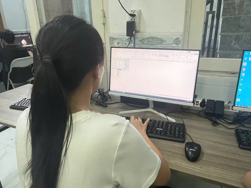 AI thiết kế, công cụ AI, Midjourney, Adobe Firefly, DALL-E 3, xu hướng thiết kế, Canva AI, học AI thực chiến, designer và AI AI trong thiết kế đồ họa, Midjourney, Adobe Firefly, DALL-E, designer, thiết kế đồ họa