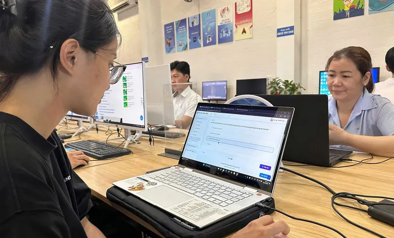 Ứng dụng AI trong chăm sóc khách hàng mới nhất