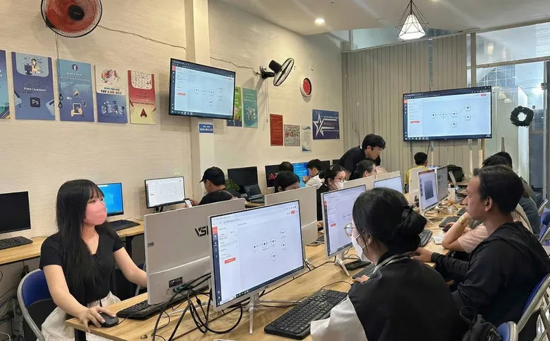 khóa học ai cho người mới, học ai thực chiến, trung tâm đào tạo ai, ứng dụng ai Khóa học AI cho người mới